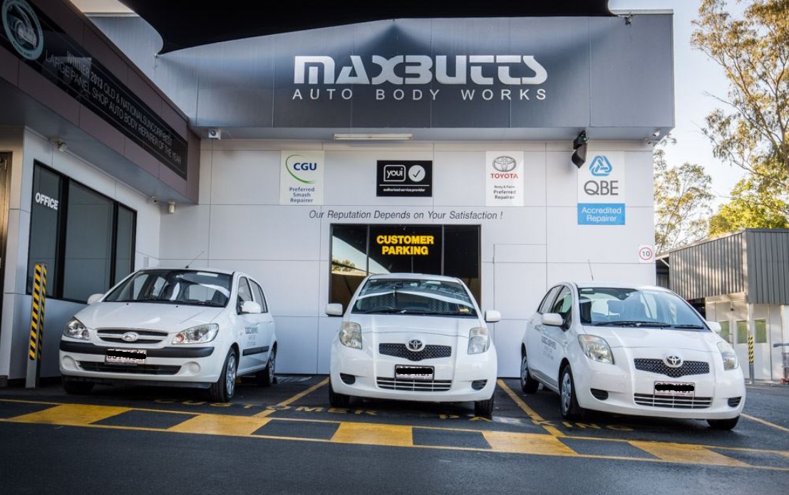 Maxbutts Auto Body Works Photos